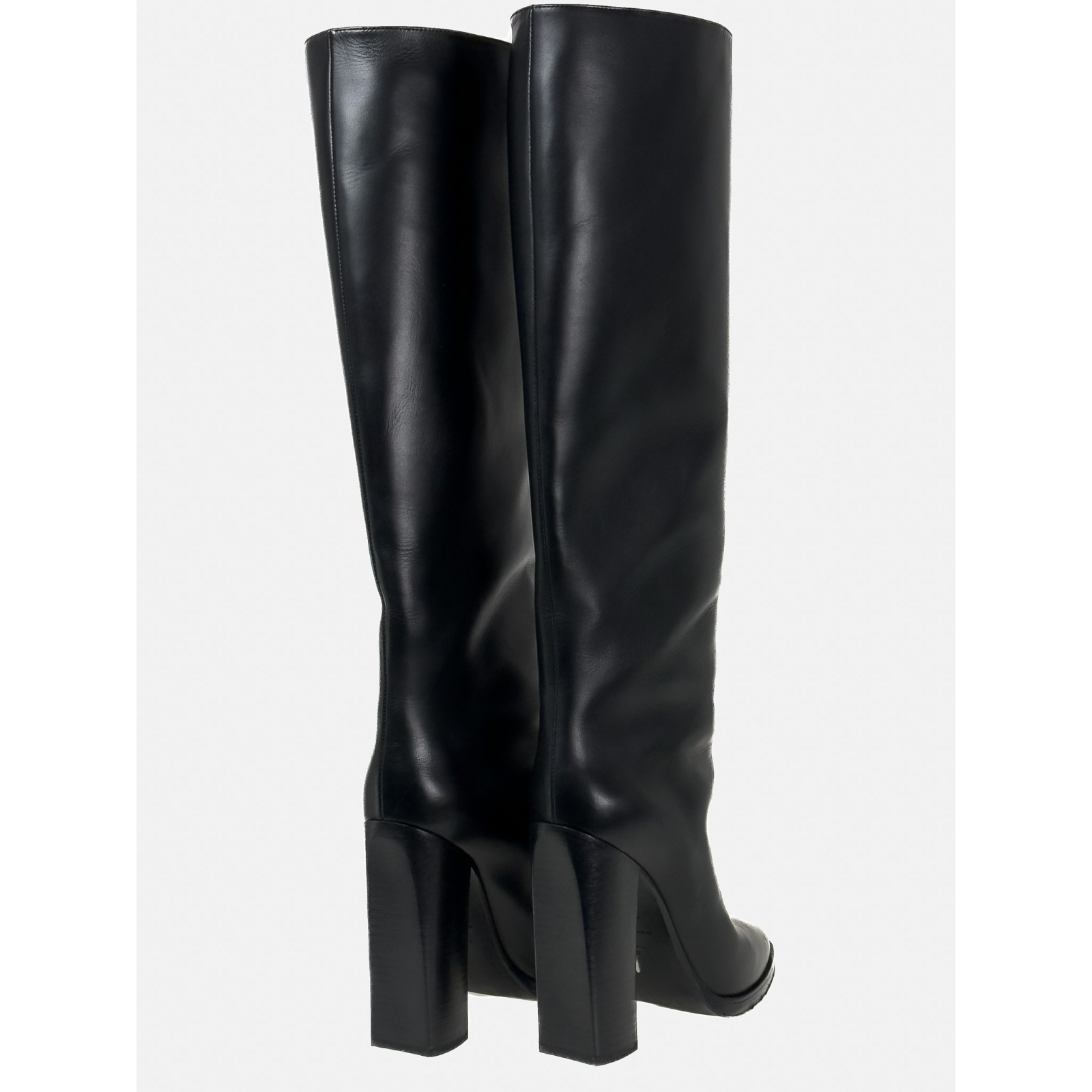 Skórzane kozaki na obcasie