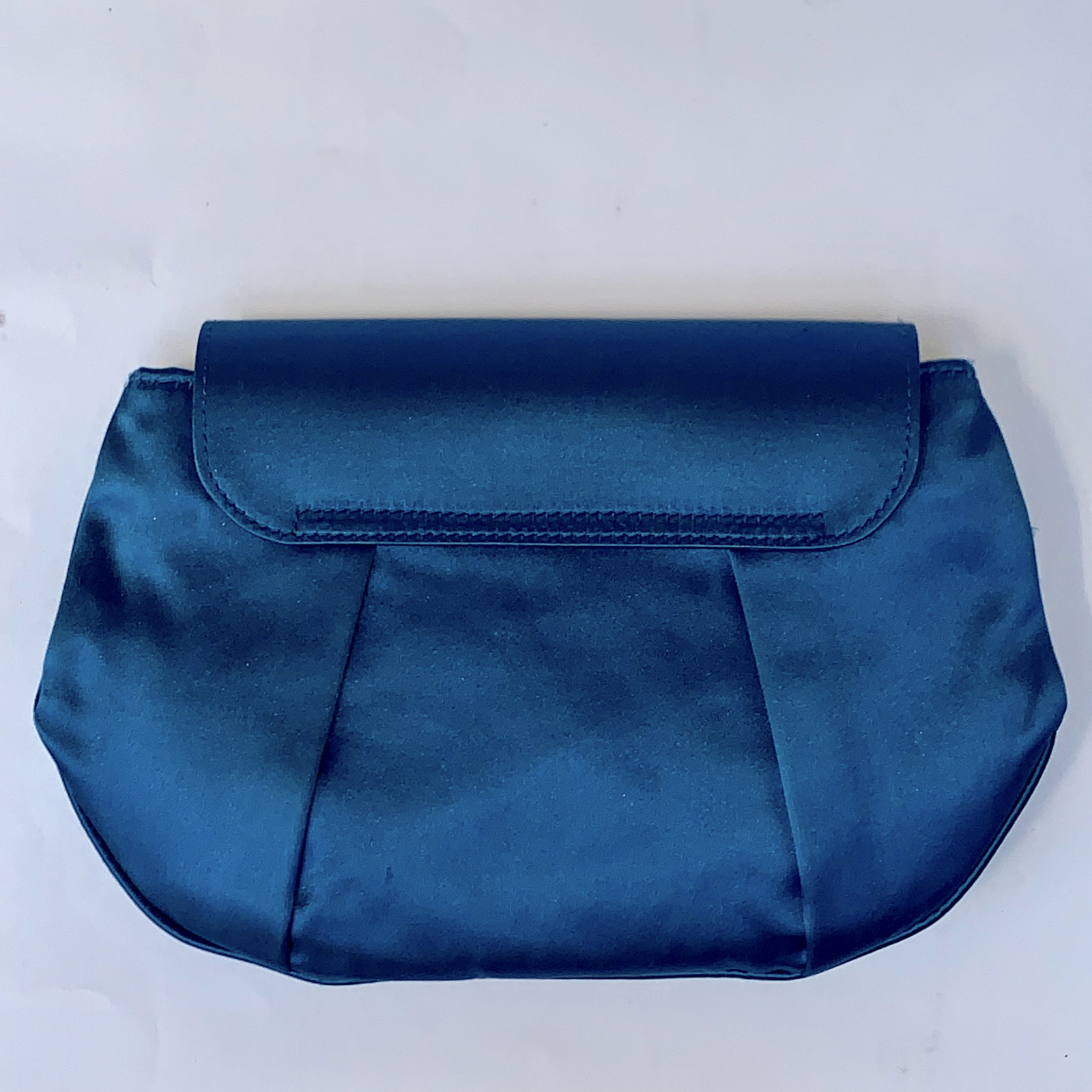 Elegancka pochette z jedwabiu