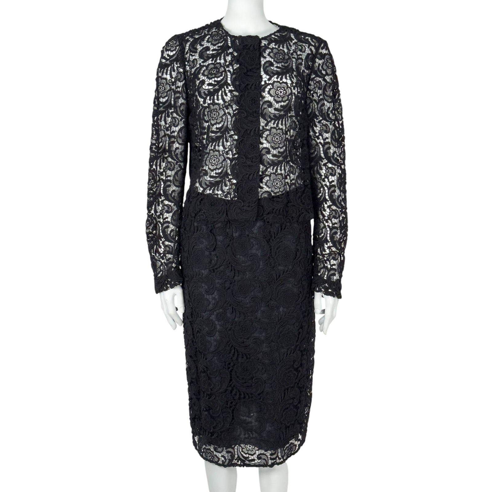 Koronkowy komplet: spódnica i bolerko