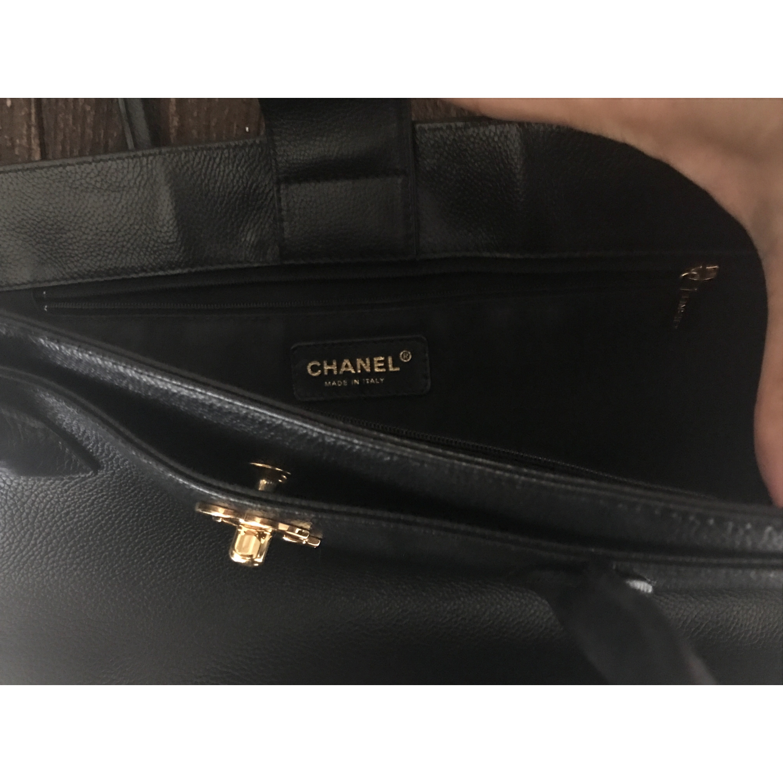 Czarna torebka Chanel