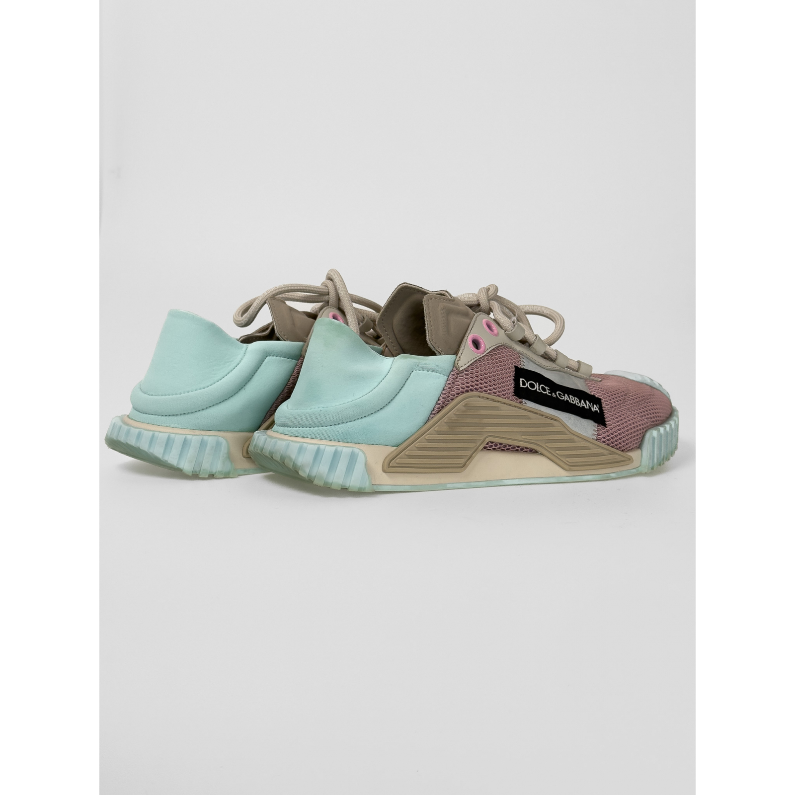 Sneakersy