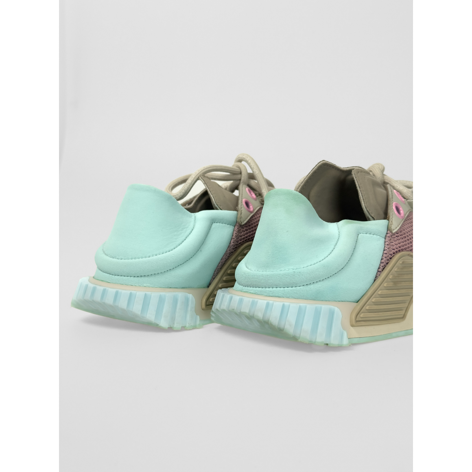 Sneakersy