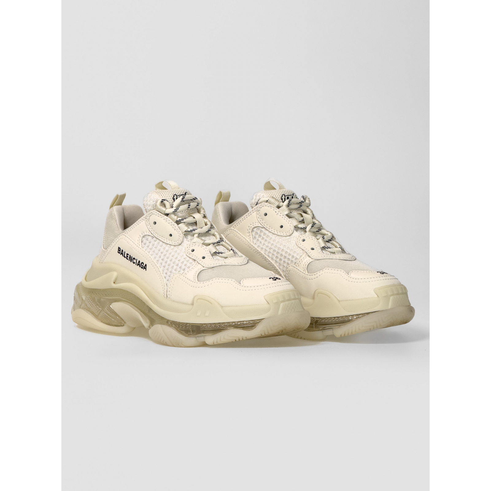 Sneakersy