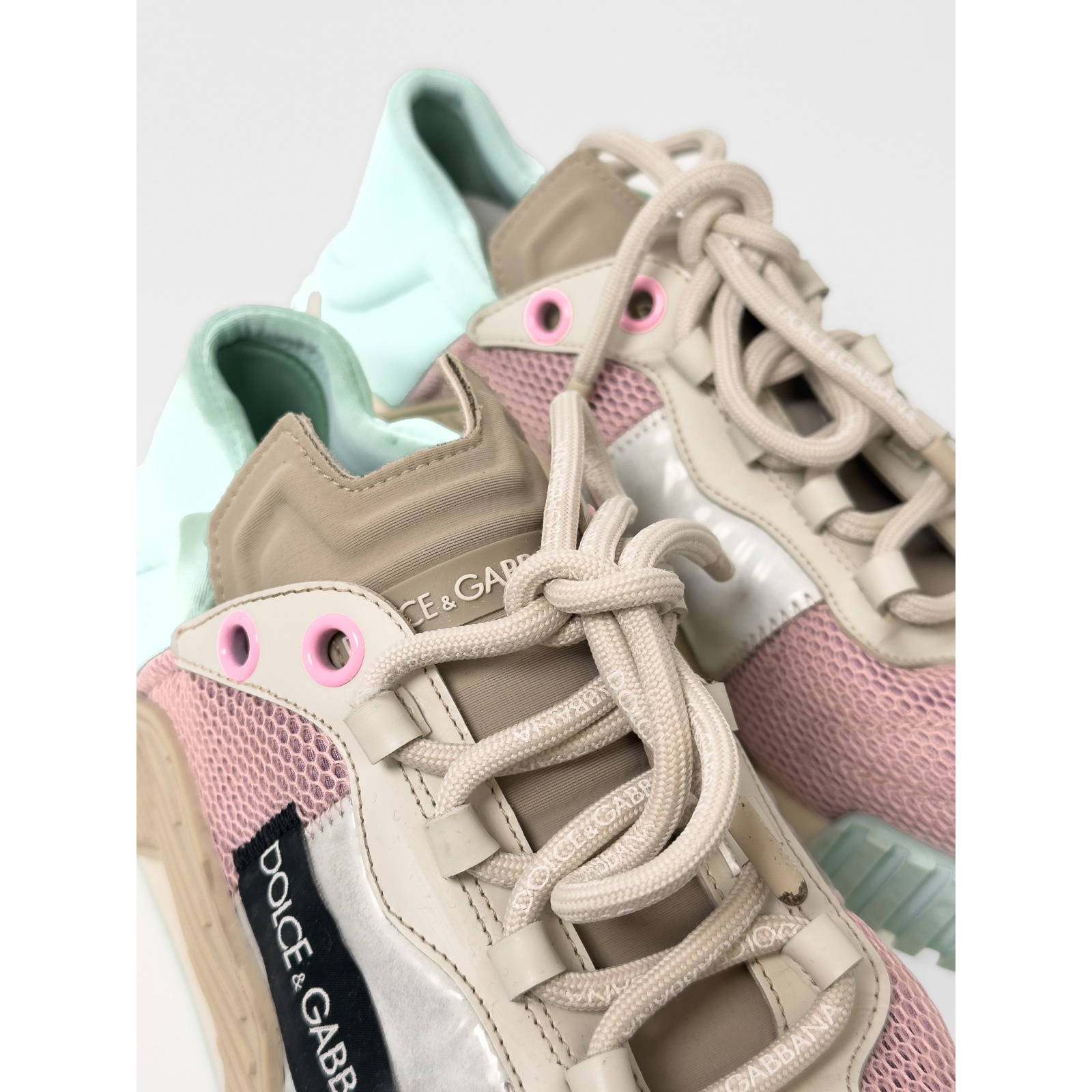Sneakersy