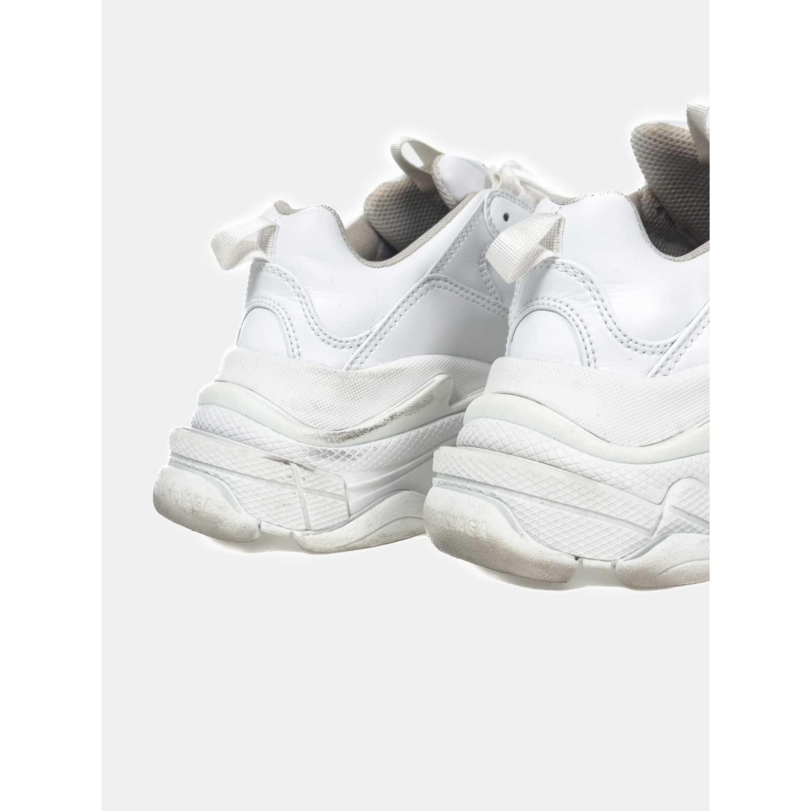 Sneakersy