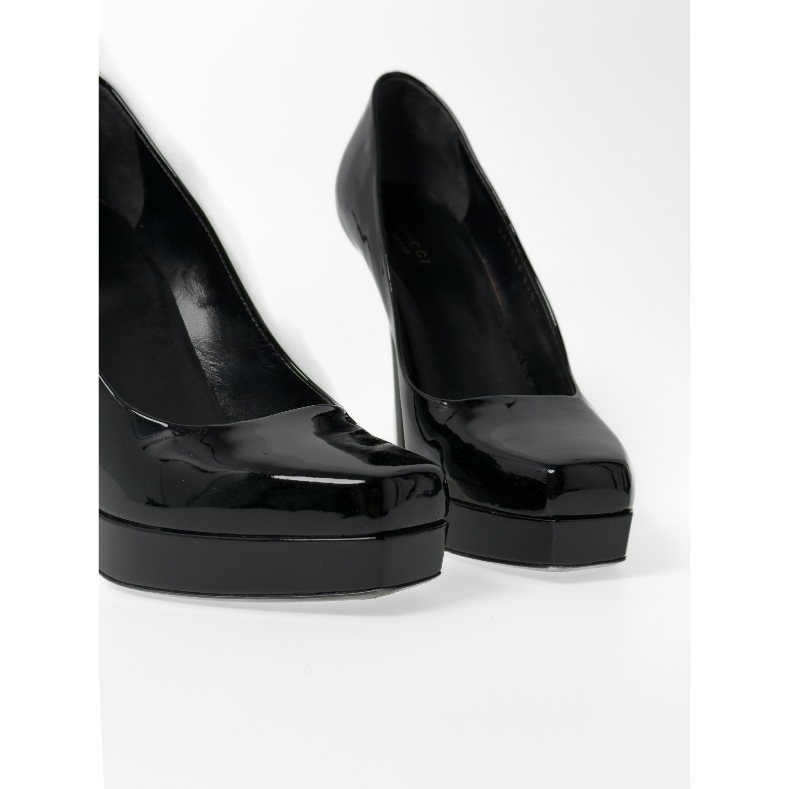 Buty na szpilce oraz platformie