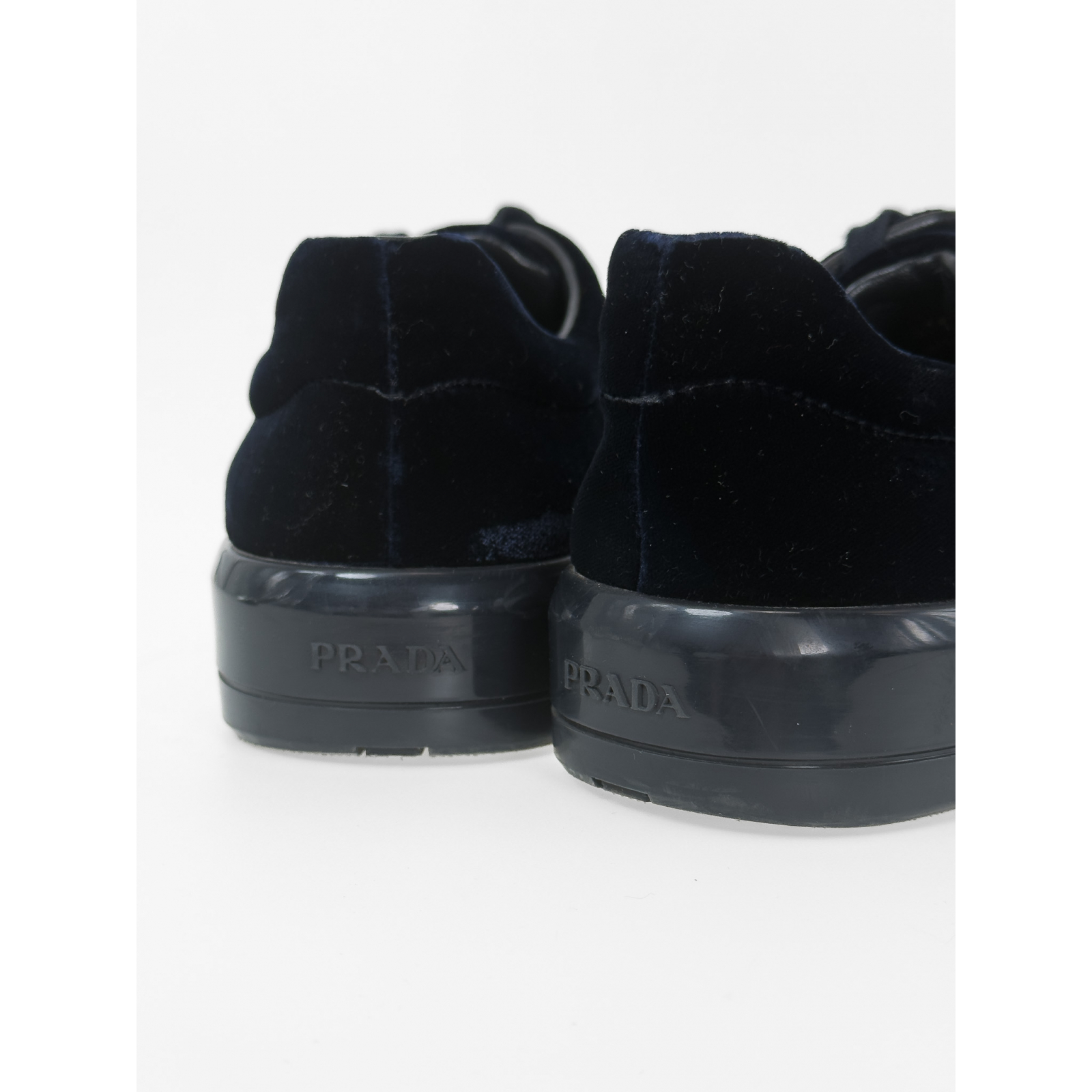 Aksamitne sneakersy