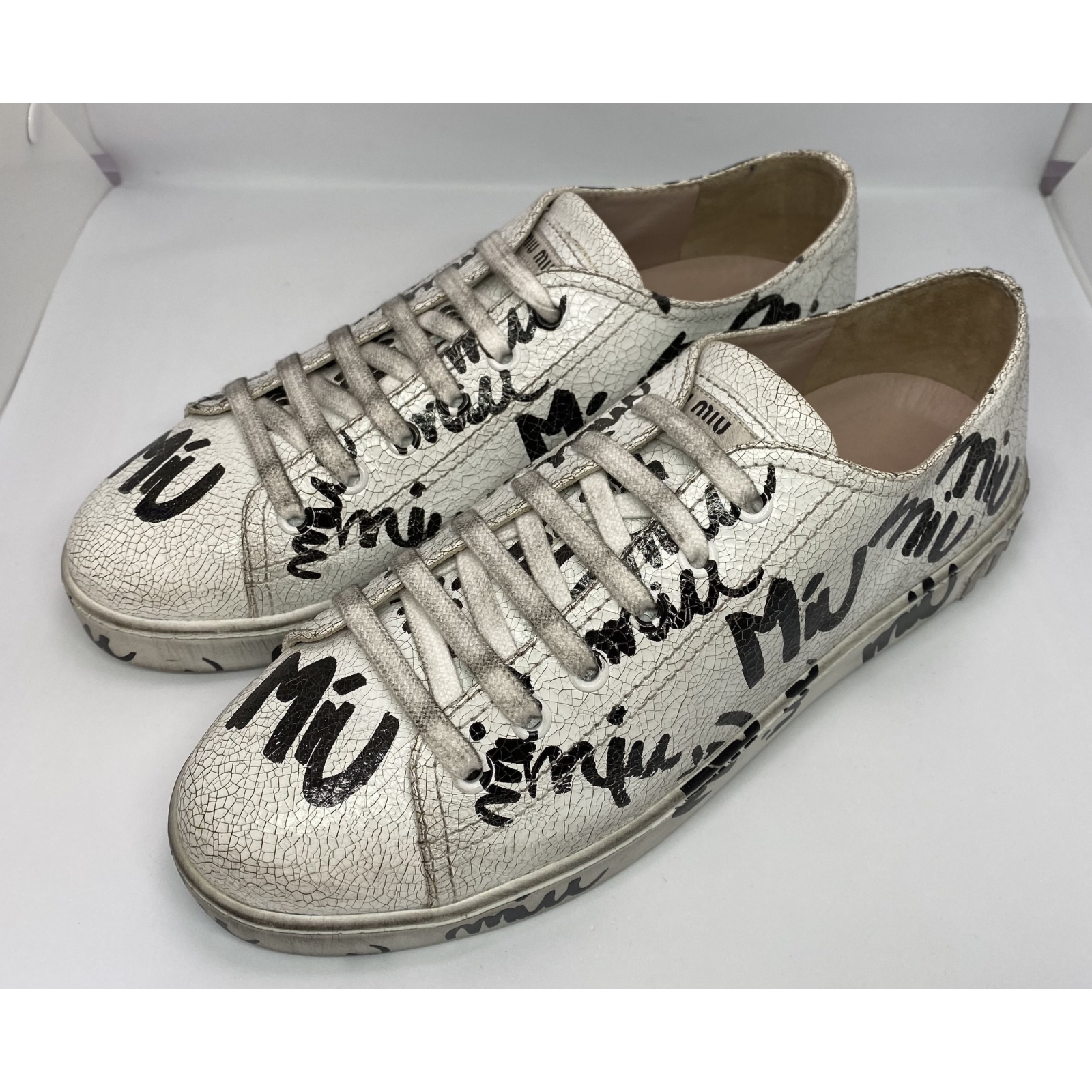 Sneakersy