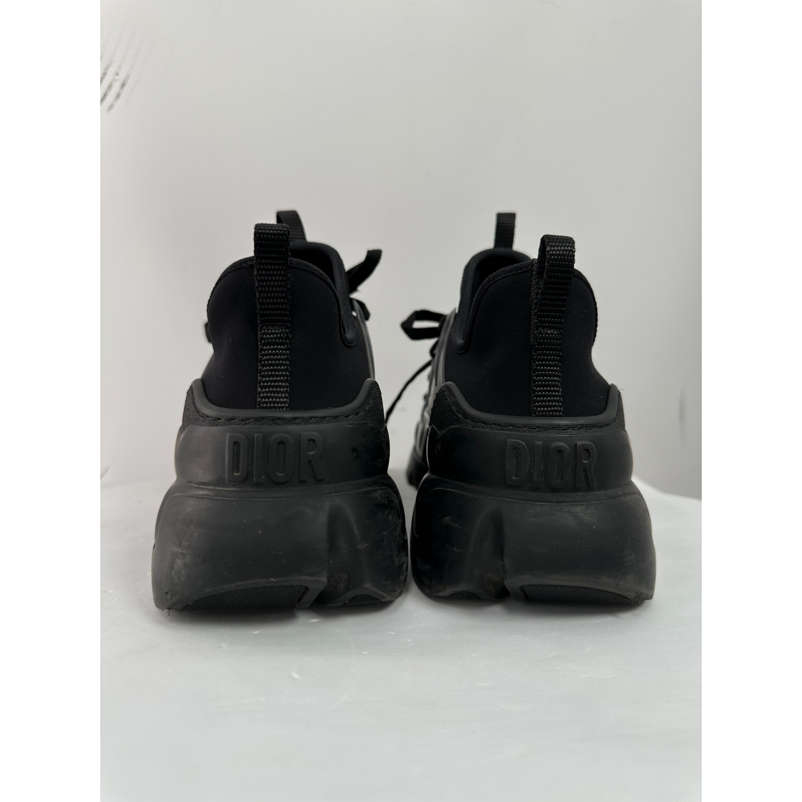 Sneakersy