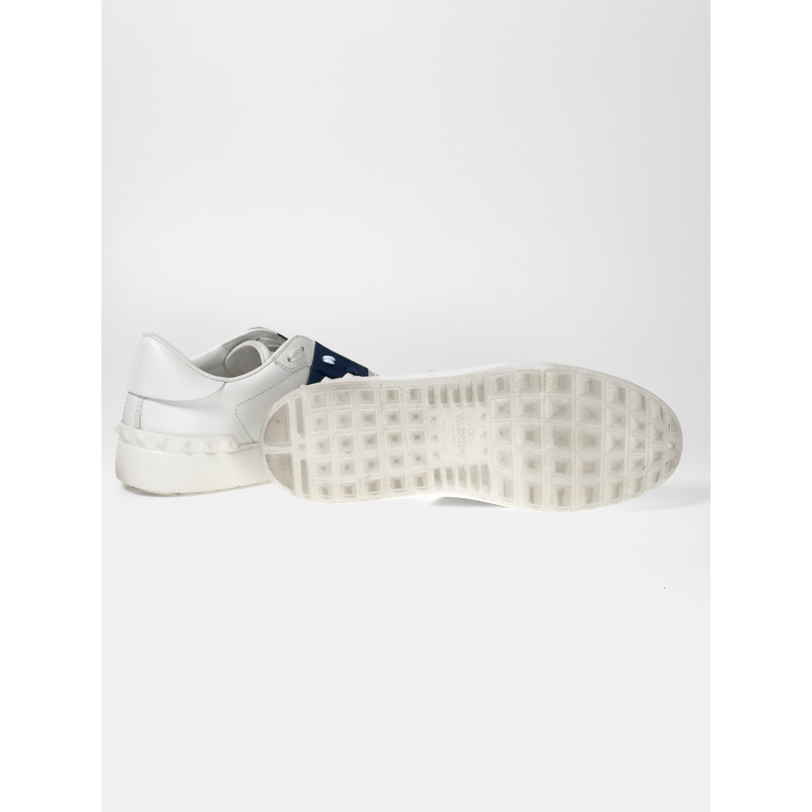 Sneakersy