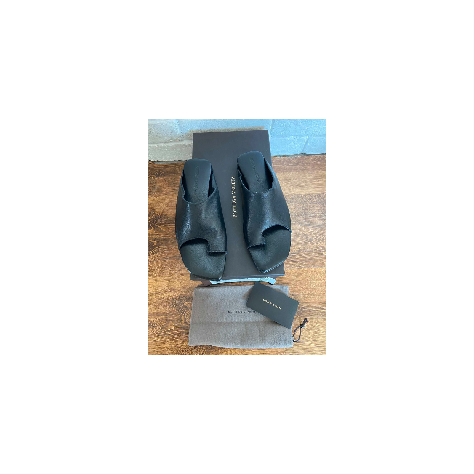 Nowe buty ze skóry