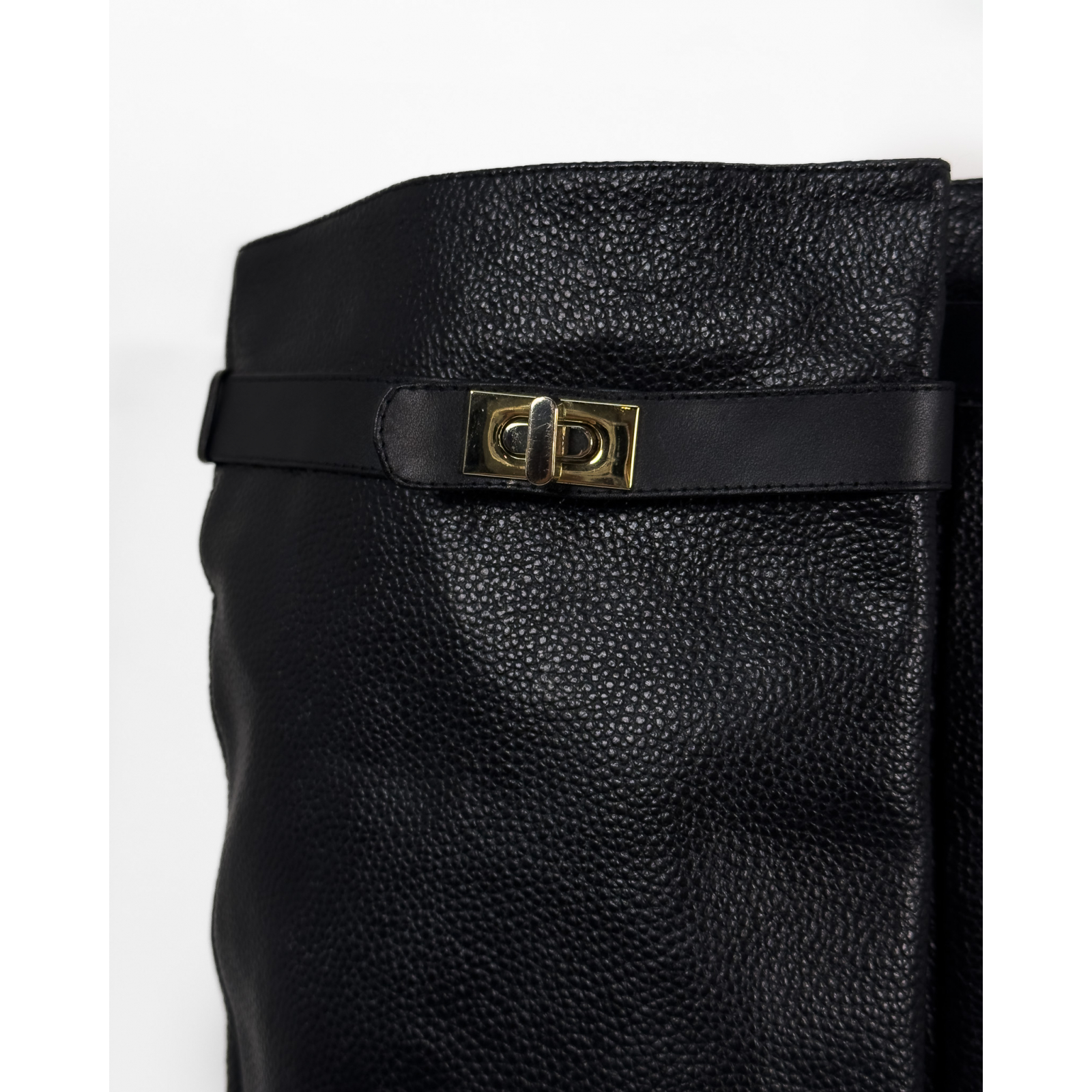 Skórzane kozaki na koturnie