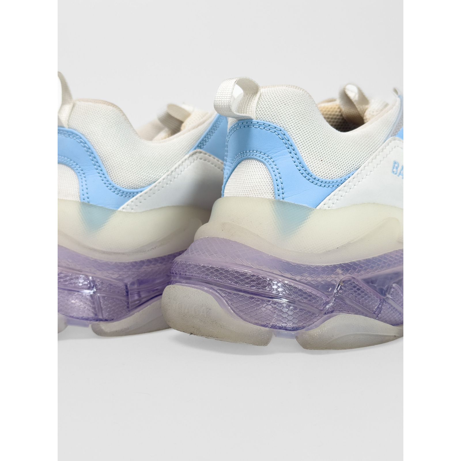 Sneakersy
