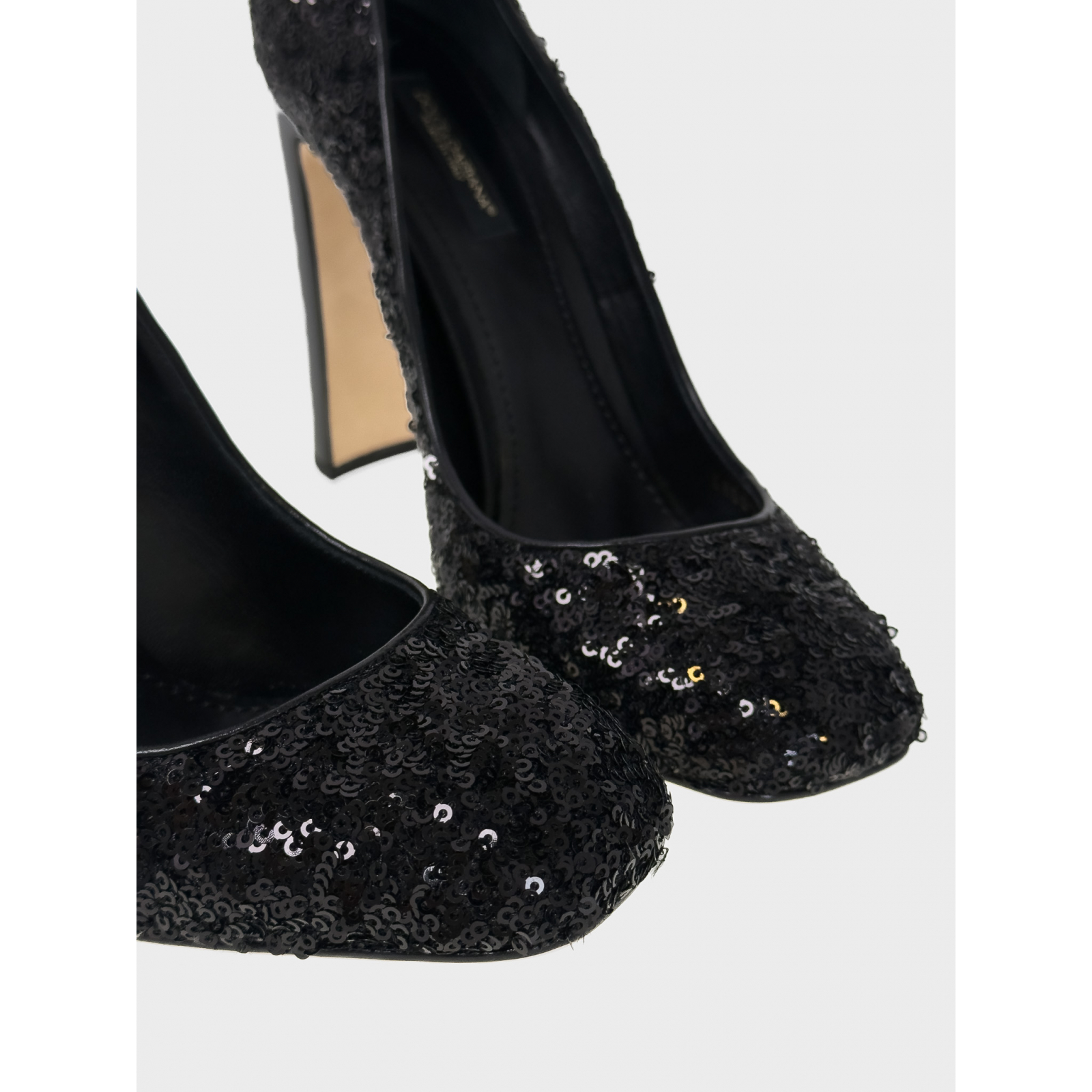 Buty na obcasie