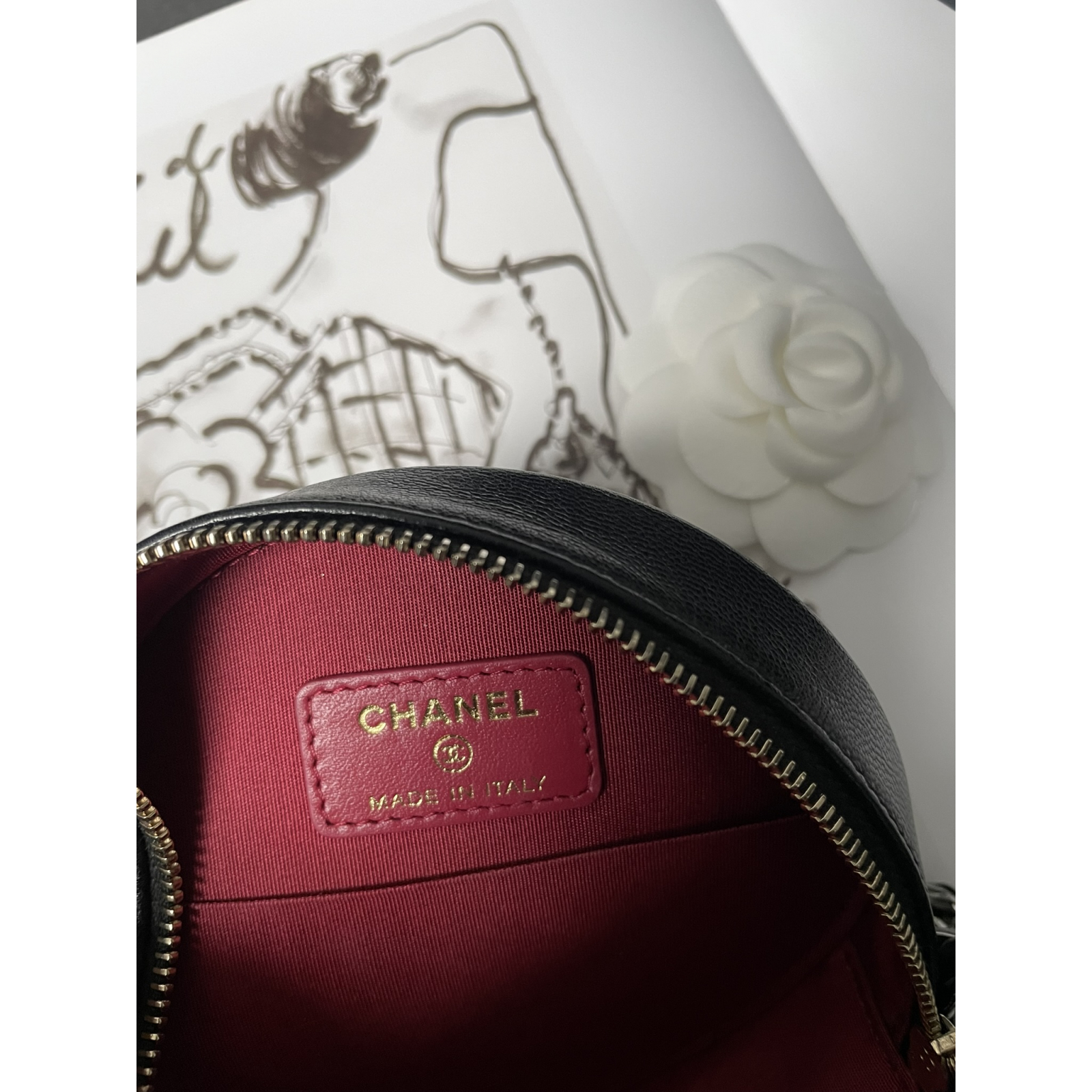 Okrągła torebka CHANEL