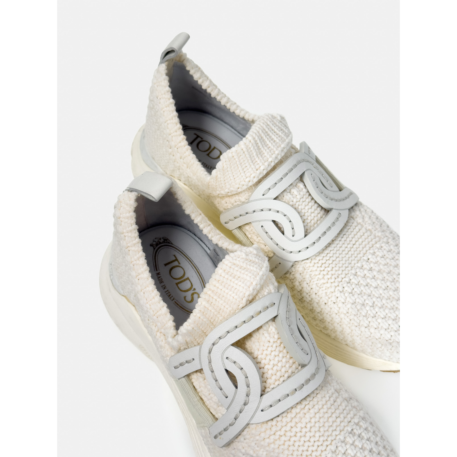 Sneakersy