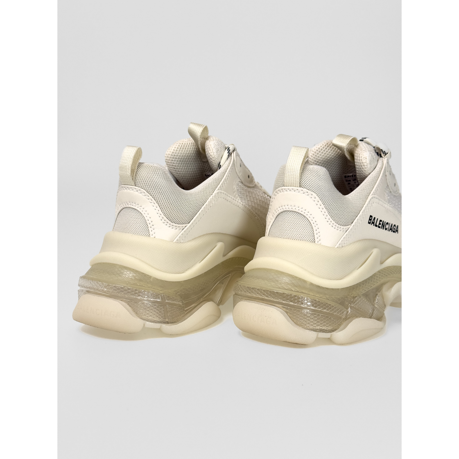Sneakersy