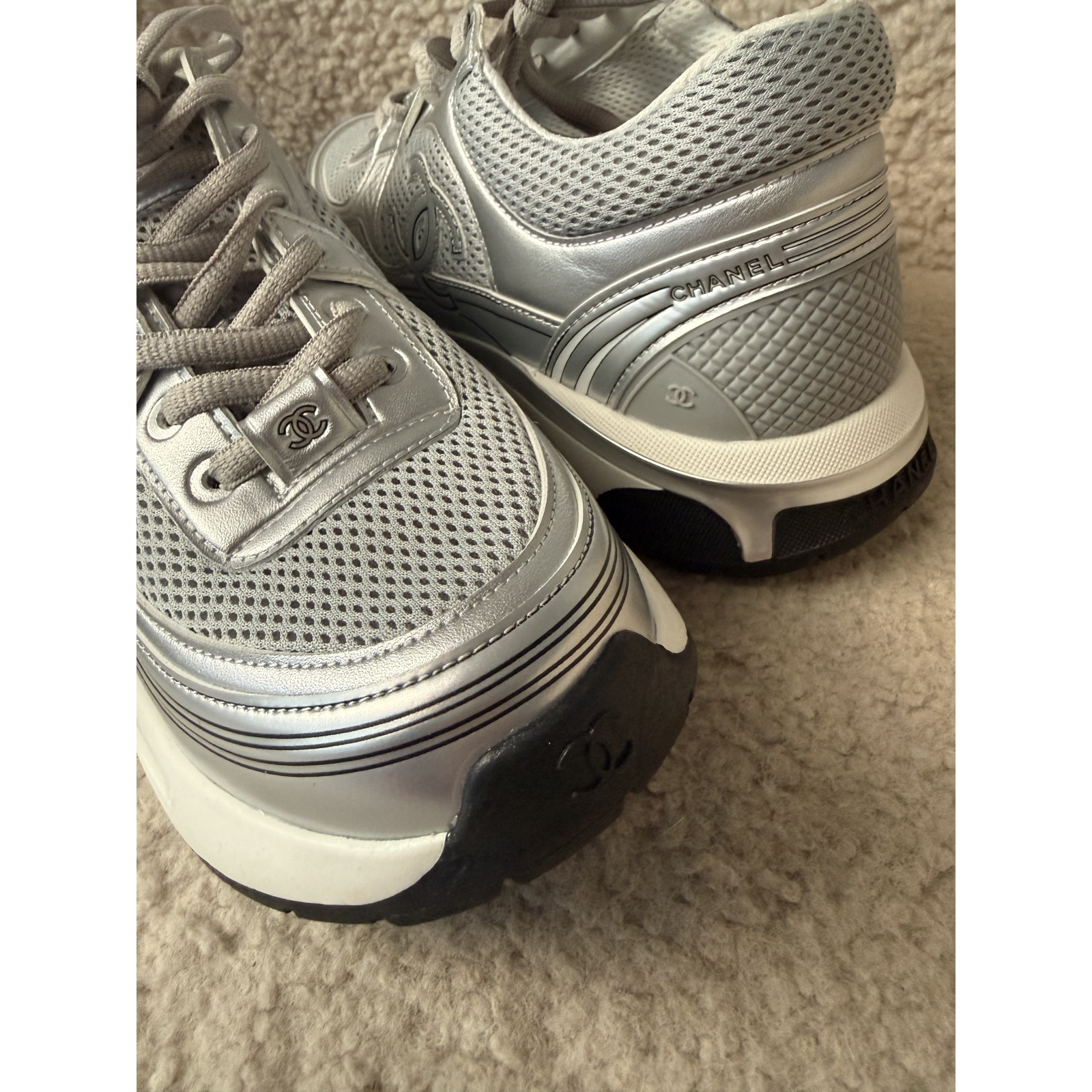 Sneakersy buty sportowe Chanel silver